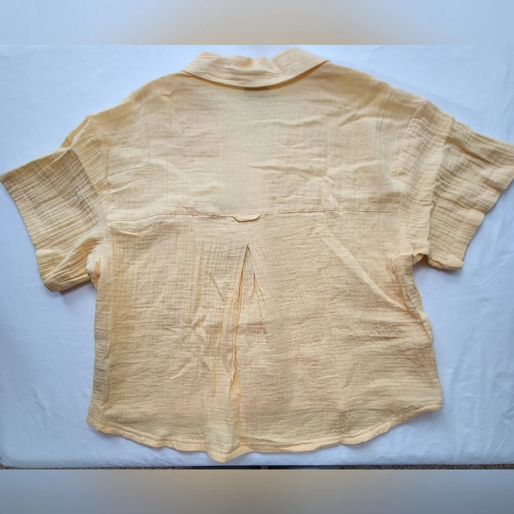 COLUMBIA Holly Hideaway Breezy Short Sleeve Top - Size L - Light Yellow (NWT) - Picture 7 of 14